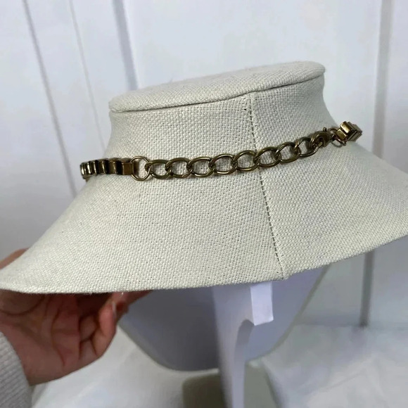 Elegant Blue Statement Necklace with antiques brass findings finish - Picture 4 of 4